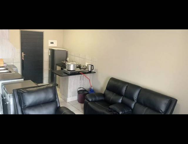 2 BEDROOM APARTMENT FOR SALE IN HEUWELOORD